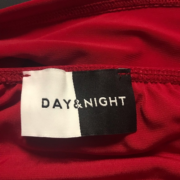 Red crop top - Picture 3 of 3